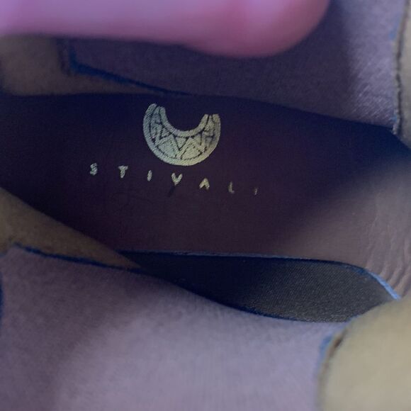 Stivali tan leather studded Chelsea ankle boots NWOB - Picture 8 of 11